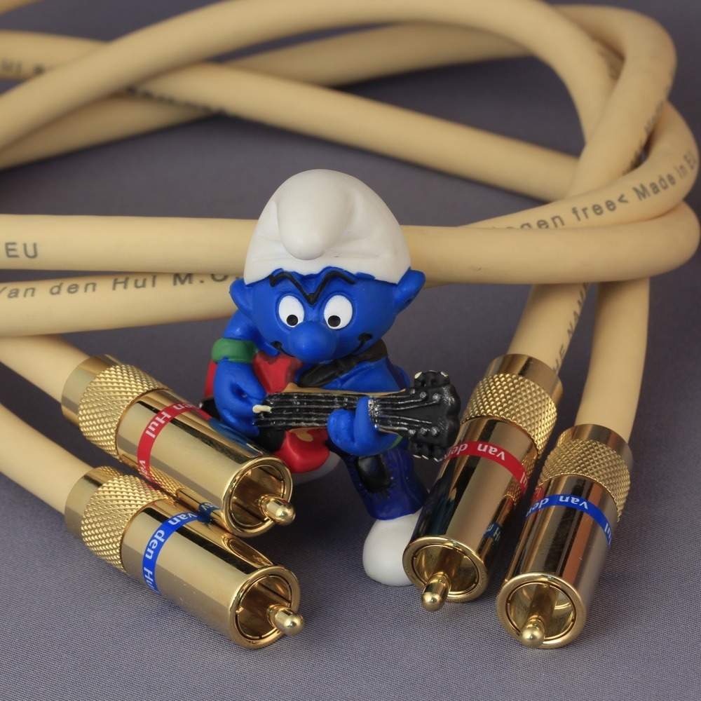 Кабель аудио RCA - RCA Van Den Hul The Name 0.8m