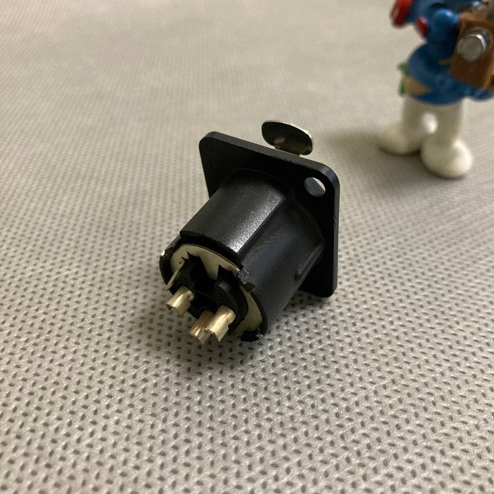 Терминал XLR Neutrik NC3FD-LX-BAG