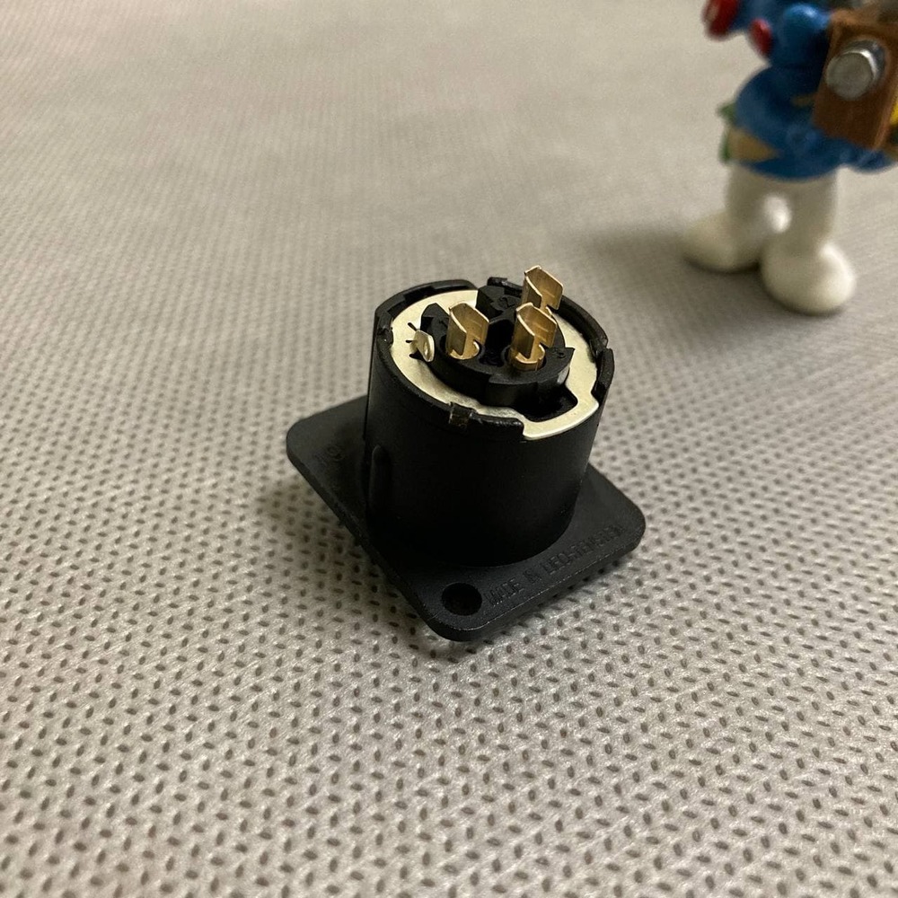 Терминал XLR Neutrik NC3FD-LX-BAG