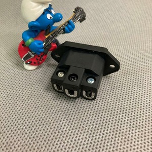 Терминал Силовой Furutech FI-06 NCF(R)