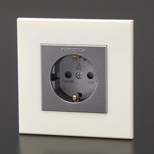 Розетка силовая 2К+З Furutech FP-SWS(G) Light