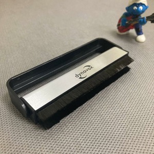 Щетка для пластинок DYNAVOX Carbon Fiber Disc Brush (203922)