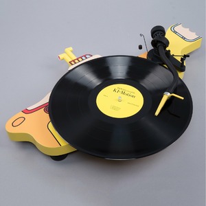 Проигрыватель виниловых дисков Pro-Ject The Beatles Yellow Submarine