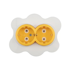 Розетка двойная Kranz KR-78-0632 Яичница скрытой установки, с заземлением и защитными шторками, желтая/белая