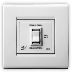 Спикерселектор QED (A-WM15) Speaker Switch WM15