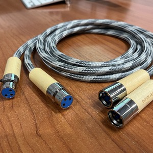 Кабель аудио XLR - XLR Divini Audio X-S12 7N OCC Cable XLR 1.5m