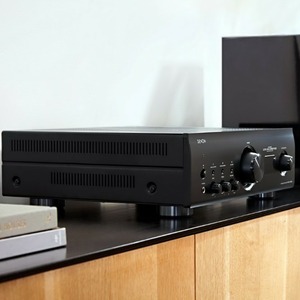 Усилитель интегральный Denon PMA-1700NE black
