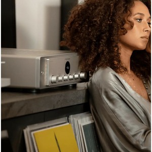 Усилитель интегральный Marantz Model 40n Silver-Gold