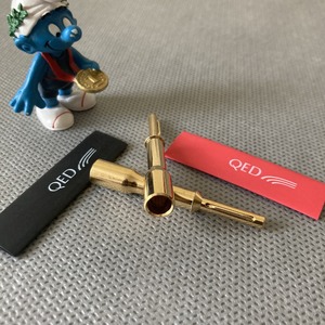 Разъем Акустический QED (QE1630) Maxi Airloc Banana 2шт.