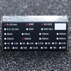 Предохранитель SLOW 20mm Synergistic Research Quantum Fuse SR20 Slow-Blow 500mA (5x20mm)
